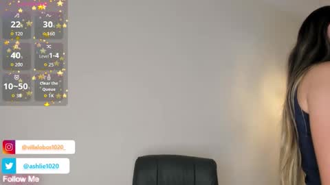 Mia Villalobos online show from 10-30-25, 12:17