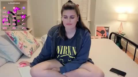 Mia  online show from 10-16-25, 09:27