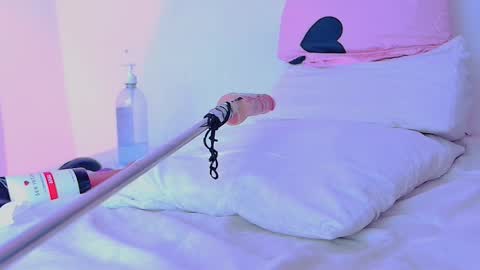 Snapshot of miawills1 chatting on 11-14-25, 01:54 LINAY And VALENTINA - INSTAGRAM LINAY MVP online show from 11-14-25, 01:54