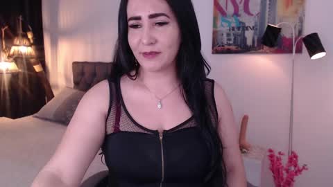 Snapshot of miawilson_1 chatting on 01-11-25, 03:23 Mia Wilson online show from 01-11-25, 03:23