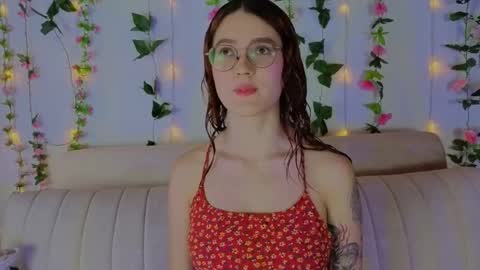 Snapshot of miawinx chatting on 11-20-25, 09:03 Mia winx online show from 11-20-25, 09:03