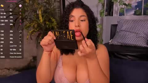 Mia online show from 01-03-25, 04:00