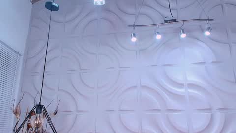 Mia online show from 01-26-25, 03:27