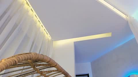 Mia online show from 02-04-25, 03:33