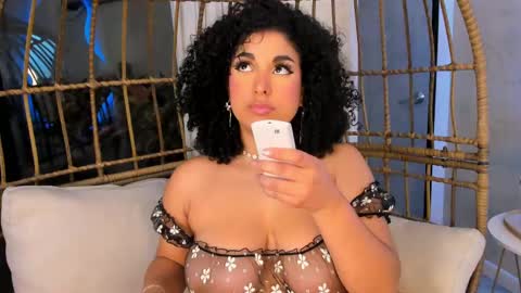 Mia online show from 02-21-25, 09:45