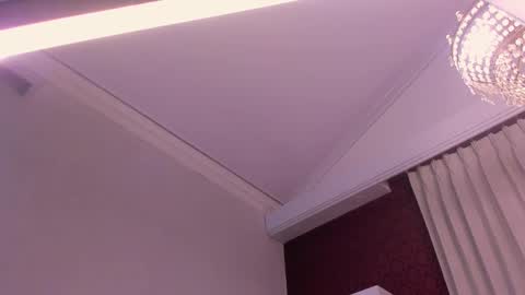 Mia online show from 03-11-25, 03:16