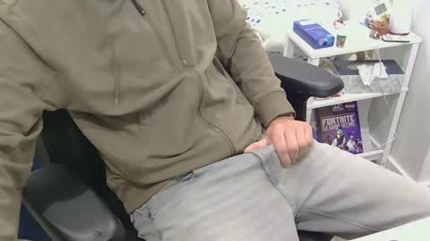 Snapshot of mic6969mic chatting on 10-20-25, 01:11 mic6969mic online show from 10-20-25, 01:11