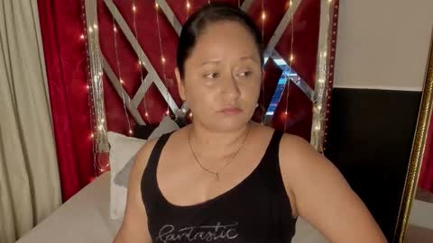 Snapshot of micaelahott_ chatting on 01-17-26, 03:33 micaelahott_ online show from 01-17-26, 03:33