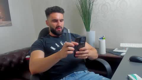 Snapshot of micahlane chatting on 10-25-25, 04:31 MicahLane online show from 10-25-25, 04:31