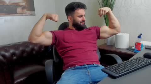 Snapshot of micahlane chatting on 10-31-25, 05:41 MicahLane online show from 10-31-25, 05:41