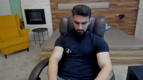 Snapshot of micahlane chatting on 11-05-25, 05:29 MicahLane online show from 11-05-25, 05:29