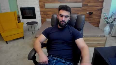 Snapshot of micahlane chatting on 11-12-25, 05:52 MicahLane online show from 11-12-25, 05:52