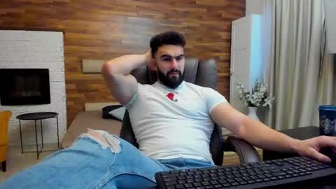 Snapshot of micahlane chatting on 11-24-25, 05:29 MicahLane online show from 11-24-25, 05:29