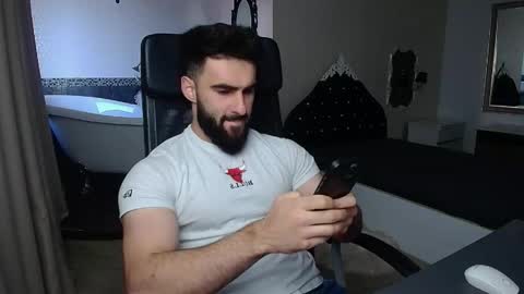 Snapshot of micahlane chatting on 05-01-26, 04:39 MicahLane online show from 05-01-26, 04:39