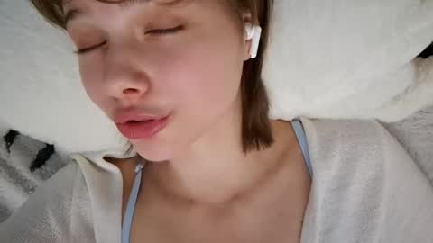 Luna online show from 10-19-25, 03:23