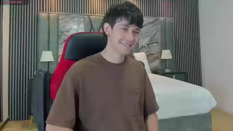 Michael online show from 09-09-25, 01:54