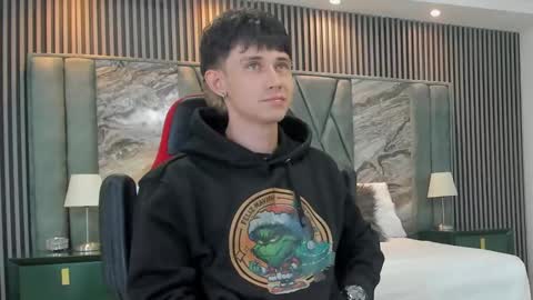 Michael online show from 10-12-25, 12:04