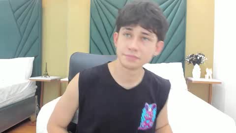 Snapshot of michaeel_blue chatting on 03-25-26, 08:04 Michael online show from 03-25-26, 08:04