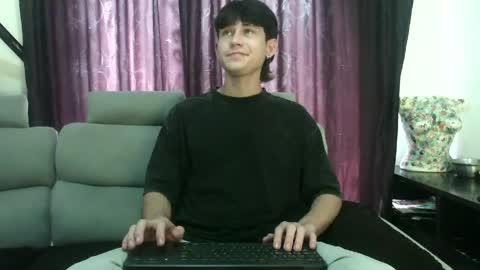 Snapshot of michaeel_blue chatting on 05-13-26, 07:00 Michael online show from 05-13-26, 07:00