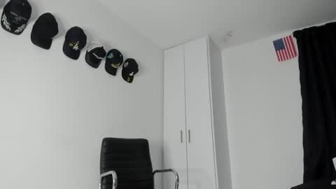 Michael Boy online show from 02-28-25, 06:10