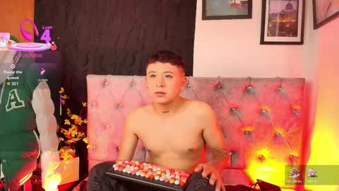 Snapshot of michael_lopez_1 chatting on 12-19-25, 01:18 michael_lopez_1 online show from 12-19-25, 01:18