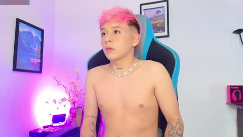 Snapshot of michael_lopez_1 chatting on 04-10-26, 11:04 michael_lopez_1 online show from 04-10-26, 11:04