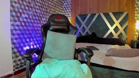 Michael Stevens online show from 02-26-25, 04:45