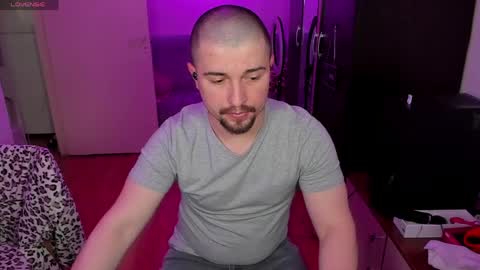 Snapshot of michael_wolfborn chatting on 04-20-26, 02:20 Michael online show from 04-20-26, 02:20