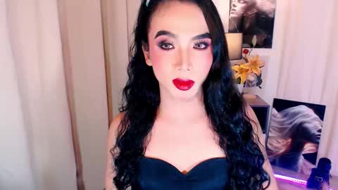 michaelagoddess online show from 12-17-25, 05:52