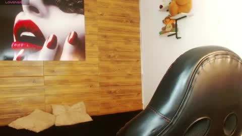 Snapshot of michaelkoiv chatting on 05-19-26, 12:11 michaelkoiv online show from 05-19-26, 12:11