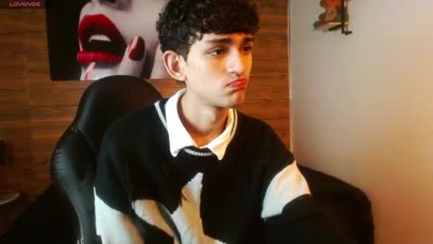 Snapshot of michaelkoiv chatting on 05-30-26, 11:40 michaelkoiv online show from 05-30-26, 11:40