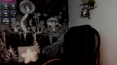 Snapshot of michaelkoiv chatting on 07-22-26, 11:35 michaelkoiv online show from 07-22-26, 11:35