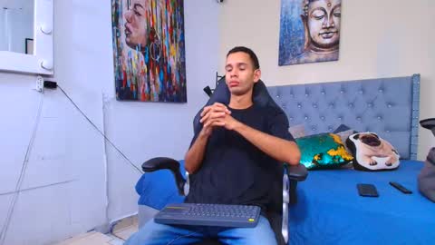 michaell_bellk_ online show from 09-08-25, 07:02