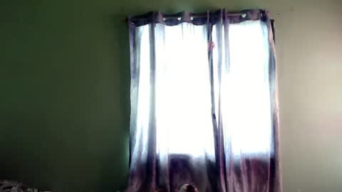 My name is Kel 18. 53 short and petite... online show from 01-03-25, 03:27