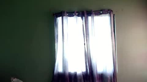 My name is Kel 18. 53 short and petite... online show from 03-01-25, 08:34