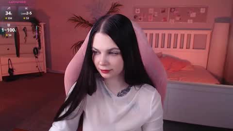 Kate online show from 10-20-25, 01:06