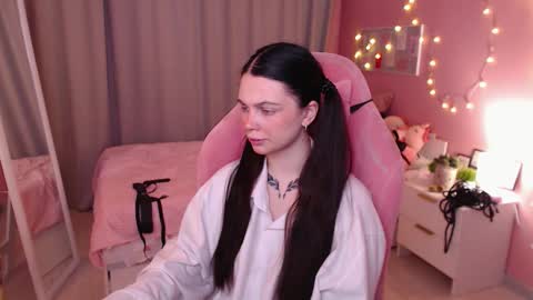 Kate online show from 12-05-25, 01:03