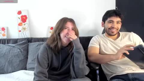 Snapshot of michelandchris chatting on 12-04-25, 12:25 MichelandChris online show from 12-04-25, 12:25