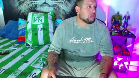 Snapshot of michell_myers chatting on 12-16-25, 04:01 michell_myers online show from 12-16-25, 04:01