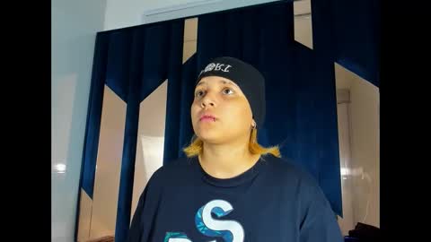 michell_rs online show from 10-23-25, 04:45