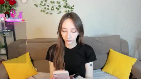 Michelle online show from 11-04-25, 01:05