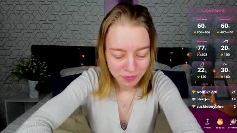 Snapshot of michelle_blond chatting on 12-28-24, 08:26 michelle_blond online show from 12-28-24, 08:26