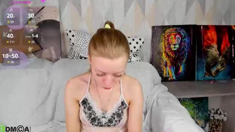 Snapshot of michelle_blond chatting on 10-12-25, 06:12 michelle_blond online show from 10-12-25, 06:12