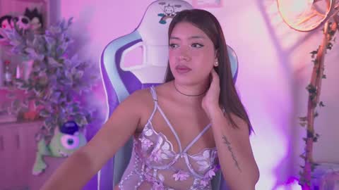 Snapshot of michelle_chang chatting on 11-25-25, 07:03 michelle chang online show from 11-25-25, 07:03