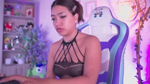 Snapshot of michelle_chang chatting on 11-28-25, 12:08 michelle chang online show from 11-28-25, 12:08