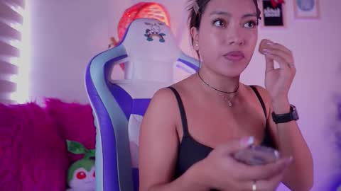 Snapshot of michelle_chang chatting on 12-04-25, 07:11 michelle chang online show from 12-04-25, 07:11