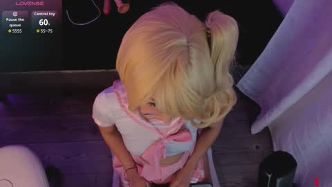 michelle_cutee_ online show from 10-11-25, 08:18