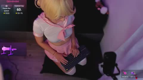 michelle_cutee_ online show from 10-12-25, 08:24