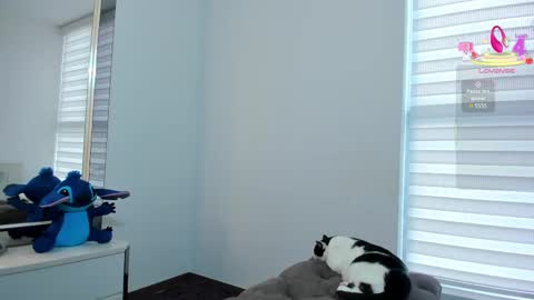 Snapshot of michelle_ferrerr chatting on 09-23-25, 09:29 MICHELLE online show from 09-23-25, 09:29