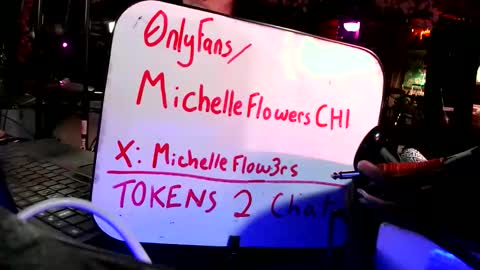 Snapshot of michelle_flowers chatting on 11-11-25, 06:30 michelle_flowers online show from 11-11-25, 06:30